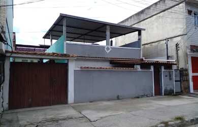 Imagem: A casa possui 2 Dormitórios, 1 Banheiro, 5 Vagas na garagem