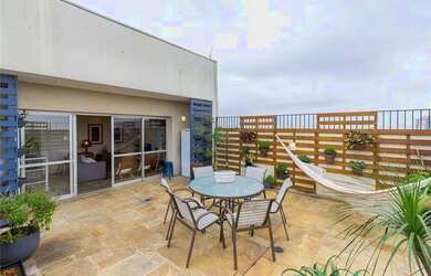 Imagem: O apartamento na cobertura possui 4 Dormitórios, 5 Banheiros