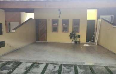 Imagem: A casa em condomínio possui 3 Dormitórios, 2 Banheiros, 2