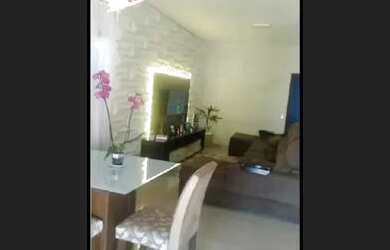 Imagem: A casa em condomínio possui 2 Dormitórios, 2 Banheiros, 220m²