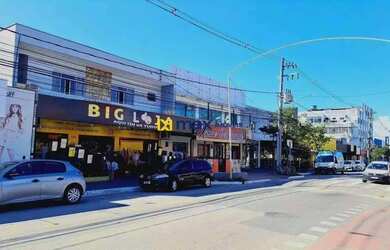 Imagem: O depósito possui 1 Vaga na garagem, 463m² de Área e está