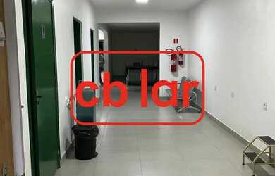 Imagem: O depósito possui 2 Vagas na garagem, 440m² de Área e está