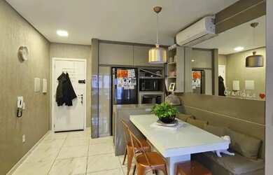 Imagem: O apartamento possui 2 Dormitórios, 2 Banheiros, 1 Vaga na