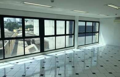 Imagem: O depósito possui 60m² de Área e está localizado em Santo