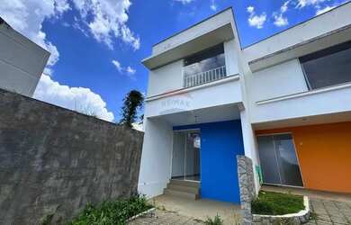 Imagem: A casa possui 2 Dormitórios, 2 Banheiros, 1 Vaga na garagem