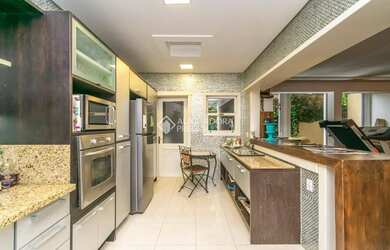 Imagem 3: Sobrado de nível com pier ao Guaiba