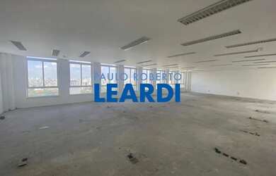 Imagem: O depósito possui 210m² de Área e está localizado em Centro