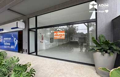 Imagem: O depósito possui 1 Vaga na garagem, 139m² de Área e está