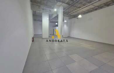 Imagem: O depósito possui 1 Vaga na garagem e 163m² de Área e está