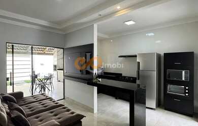 Imagem: A casa possui 3 Dormitórios, 2 Banheiros, 1 Vaga na garagem