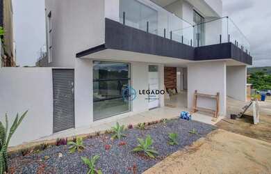 Imagem: A casa em condomínio possui 4 Dormitórios, 4 Banheiros, 2