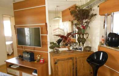 Imagem: O apartamento possui 2 Dormitórios, 1 Banheiro, 1 Vaga na garagem