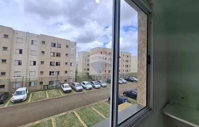 Imagem: O apartamento possui 2 Dormitórios, 1 Banheiro, 1 Vaga na garagem