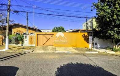 Imagem: A casa possui 1 Dormitório, 1 Banheiro, 5 Vagas na garagem