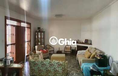 Imagem: A casa possui 5 Dormitórios, 3 Banheiros, 5 Vagas na garagem