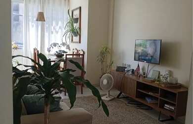 Imagem: O apartamento possui 2 Dormitórios, Acomodam 7 pessoas e está