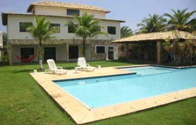 Imagem: A casa em condomínio possui 5 Dormitórios, 5 Banheiros, 4