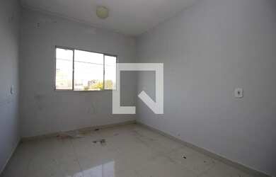 Imagem: A casa possui 1 Dormitório, 1 Banheiro, 1 Vaga na garagem