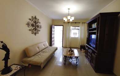 Imagem: A casa possui 2 Dormitórios, 2 Banheiros, 1 Vaga na garagem