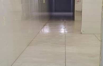 Imagem: O depósito possui 5 Vagas na garagem, 80m² de Área e está