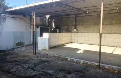 Imagem: O depósito possui 400m² de Área e está localizado em Cascadura