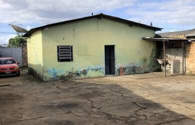 Imagem: A casa possui 2 Dormitórios, 1 Banheiro, 5 Vagas na garagem