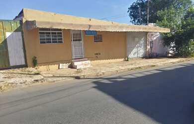 Imagem: A casa possui 1 Dormitório, 1 Banheiro, 110m² de Área e