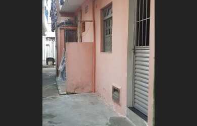 Imagem: A casa possui 1 Dormitório, 1 Banheiro e está localizado