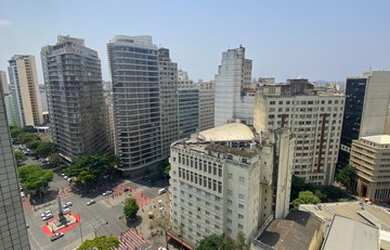 Imagem: O depósito possui 3 Vagas na garagem, 330m² de Área e está