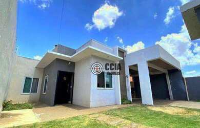 Imagem: A casa possui 3 Dormitórios, 2 Banheiros, 4 Vagas na garagem