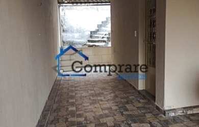 Imagem: A casa possui 3 Dormitórios, 1 Banheiro, 3 Vagas na garagem