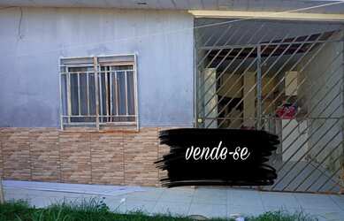Imagem: A casa possui 1 Dormitório, 1 Banheiro, Varanda e está localizado