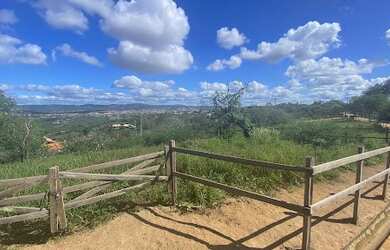 Imagem: O terreno possui 5000m² de Área e está localizado em Alpes