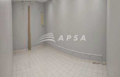 Imagem: O depósito possui 400m² de Área e está localizado em Glória