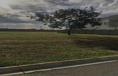 Imagem 2: Lote/Terreno para venda tem 425 metros quadrados no Portal do Sol Green