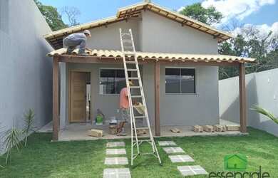 Imagem: A casa possui 2 Dormitórios, 1 Banheiro, 3 Vagas na garagem