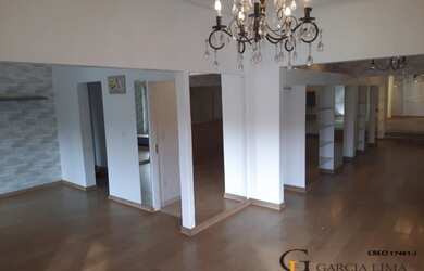 Imagem: O depósito possui 4 Vagas na garagem, 200m² de Área e está