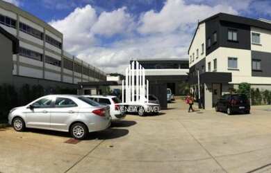 Imagem: O depósito possui 4 Vagas na garagem, 469m² de Área e está