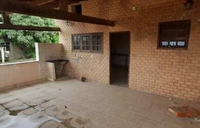 Imagem 16: Vendo 2 Casas. Varanda, 250m² de Área, 3 Vagas na garageme3 Dormitórios
