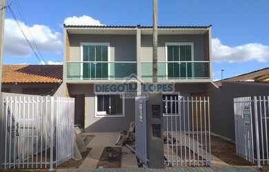 Imagem: A casa possui 2 Dormitórios, 2 Banheiros, 80m² de Área e