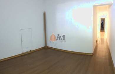 Imagem: O depósito possui 1 Vaga na garagem, 120m² de Área e está