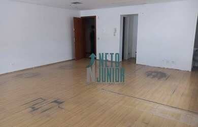 Imagem: O depósito possui 1 Vaga na garagem, 44m² de Área e está