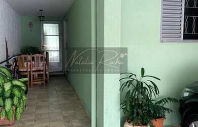 Imagem: A casa possui 3 Dormitórios, 2 Banheiros, 2 Vagas na garagem