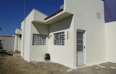 Imagem 1: Casa FRANCA - SP. Varanda, 70m² de Área, 5 Vagas na garageme2 Dormitórios