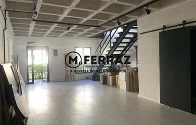 Imagem: O depósito possui 1 Vaga na garagem, 122m² de Área e está