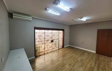 Imagem 14: Linda casa para locação na Avenida Jesuino Marcondes Machado