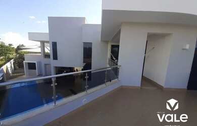 Imagem: A casa possui 5 Dormitórios, 5 Banheiros, 4 Vagas na garagem