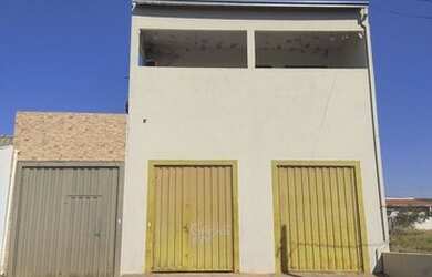 Imagem: A casa possui 2 Dormitórios, 1 Banheiro, 1 Vaga na garagem