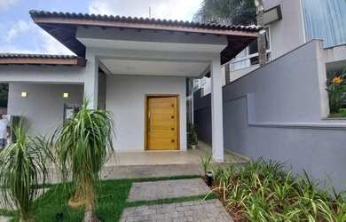 Imagem: A casa em condomínio possui 4 Dormitórios, 5 Banheiros, 5