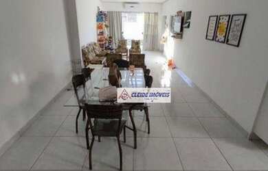 Imagem: A casa em condomínio possui 3 Dormitórios, 4 Banheiros, 2